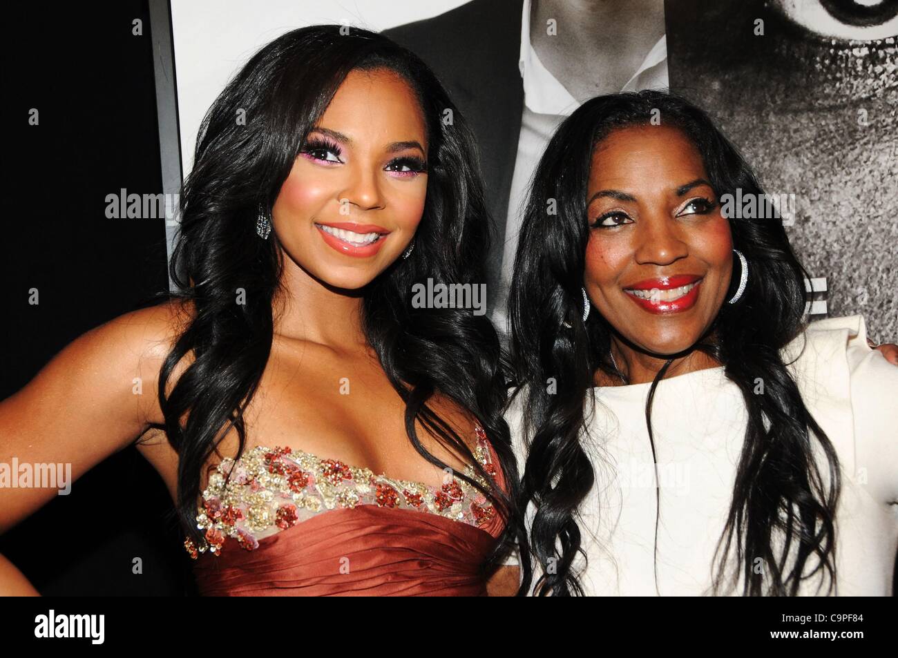 Ashanti and mother tina douglas hi-res stock photography and images - Alamy, image size:1300x953