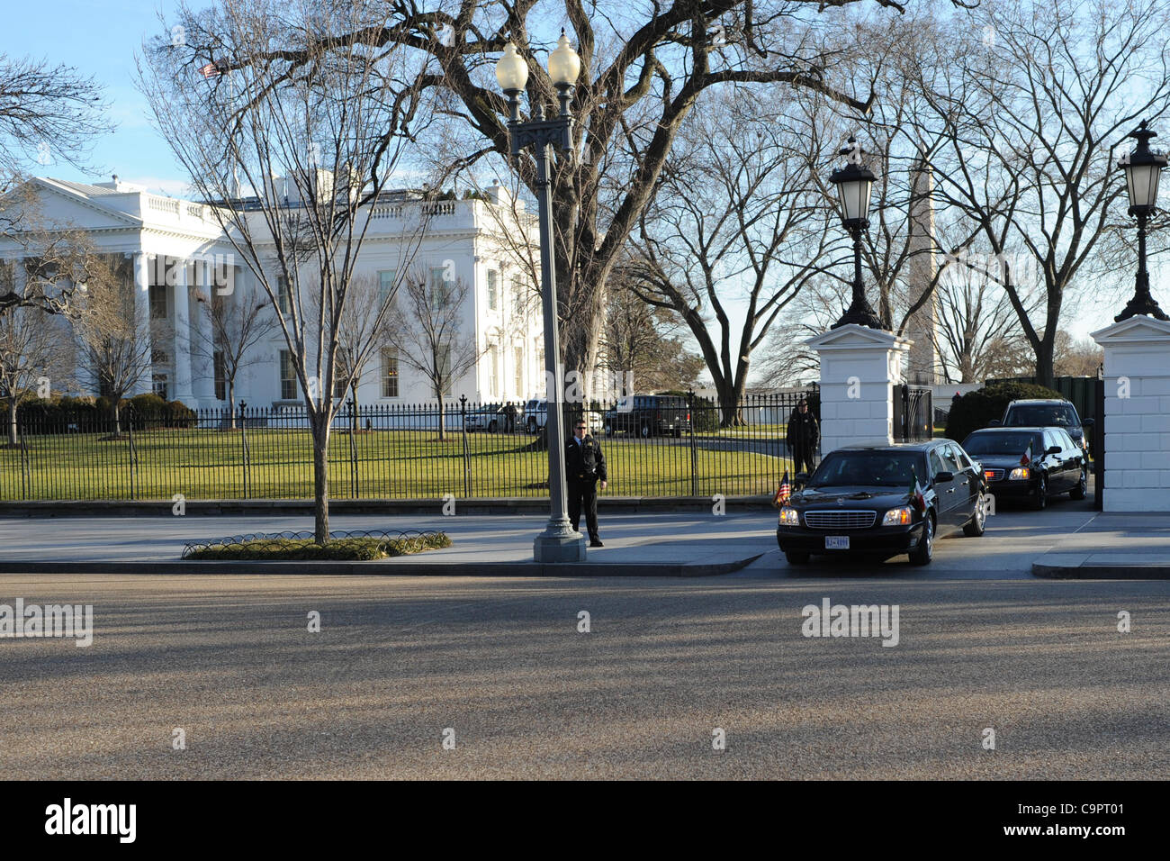 Feb. 9, 2012 - Washington, District of Columbia, U.S. - 1/24/12- The White House- Washington DC.President Barack Obama welcomes  Prime Minister Mario Monti of Italy to the Oval Office of the White House .Monti's motorcade leaves the White House..photos : by  - ImageCatcher News.(Credit Image: Â© Chr Stock Photo