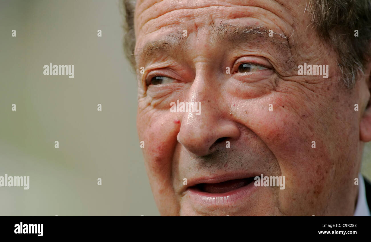 Halloffame boxing promoter ROBERT "BOB" ARUM, 80, reminisces about