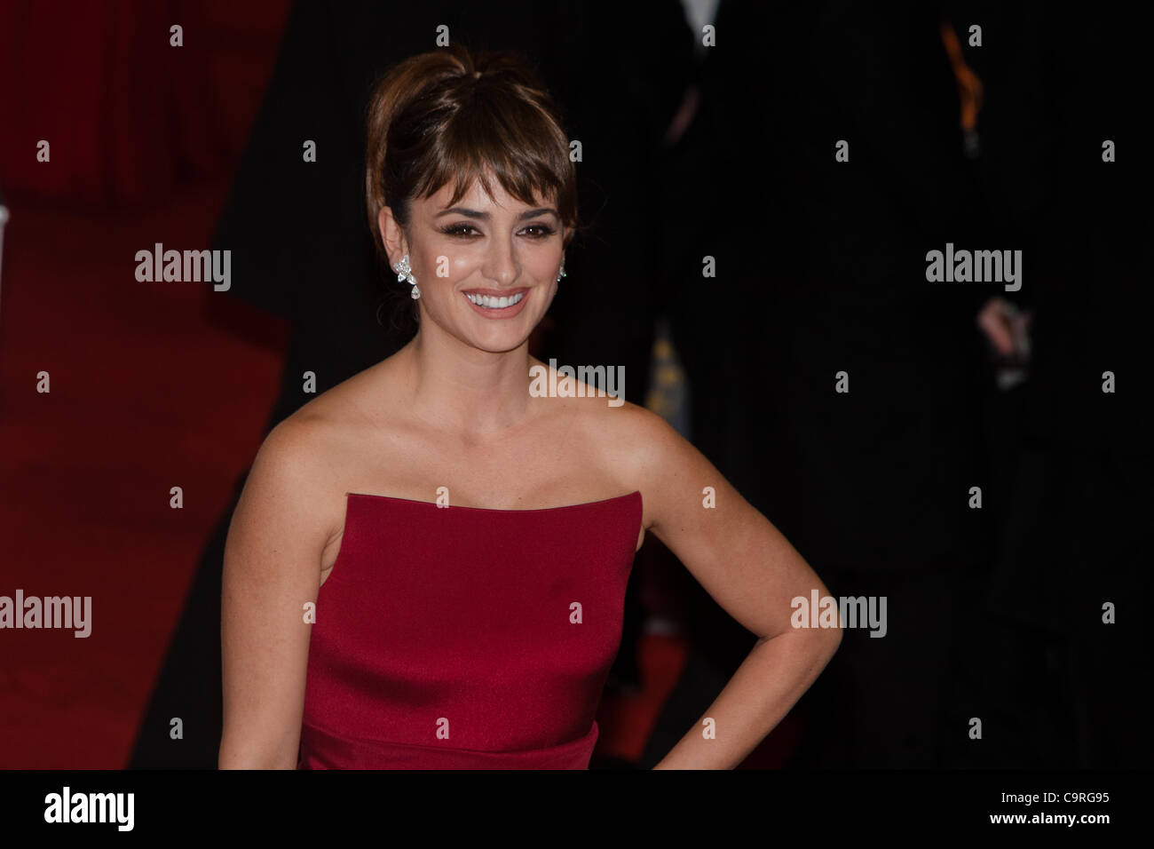 London, UK, 12/02/2012. Spanish actress Penelope Cruz, arriving on the red carpet to attend the 2012 BAFTAs Stock Photo