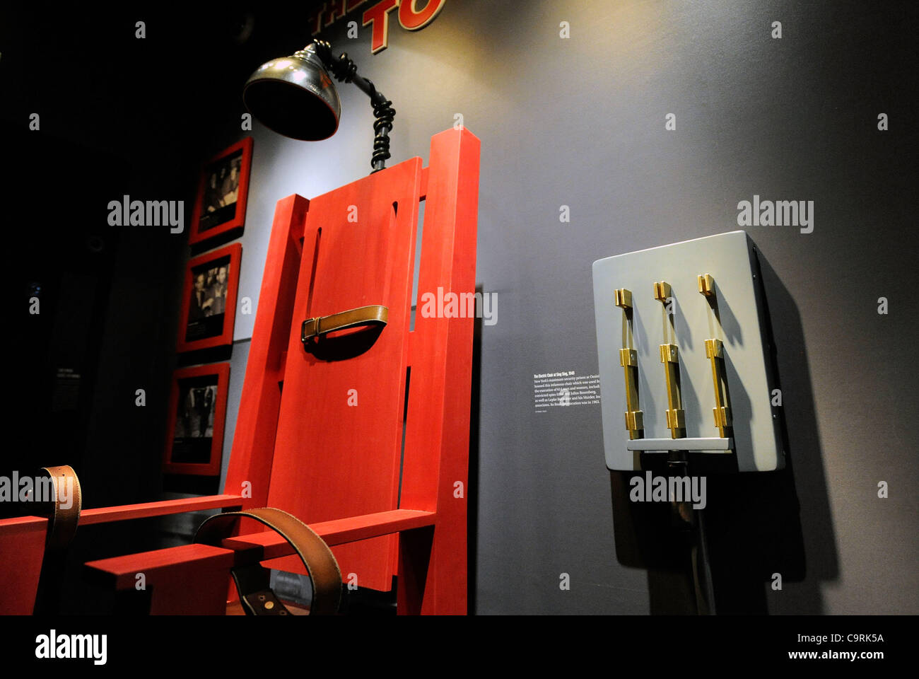 Replica electric chair hires stock photography and images Alamy