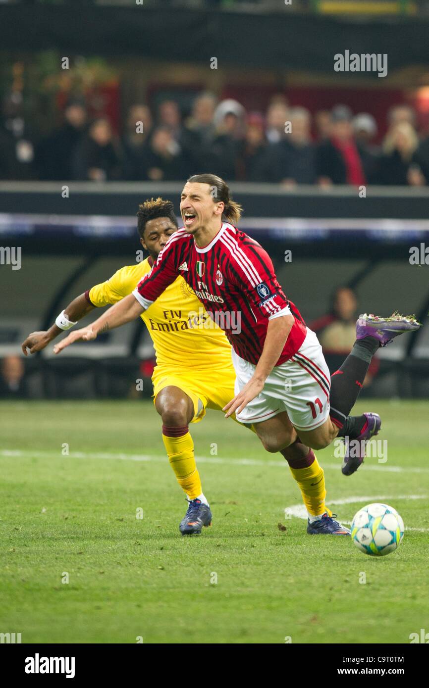 Alexandre Song (Arsenal), Zlatan Ibrahimovic (Milan), FEBRUARY 15, 2012 - Football / Soccer : UEFA Champions League Round of 16, 1st leg match between AC Milan 4-0 Arsenal at Stadio Giuseppe Meazza in Milan, Italy. (Photo by Enrico Calderoni/AFLO SPORT) [0391] Stock Photo