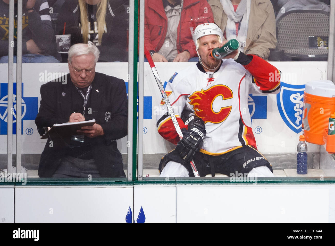 Ice hockey penalty box hires stock photography and images Alamy
