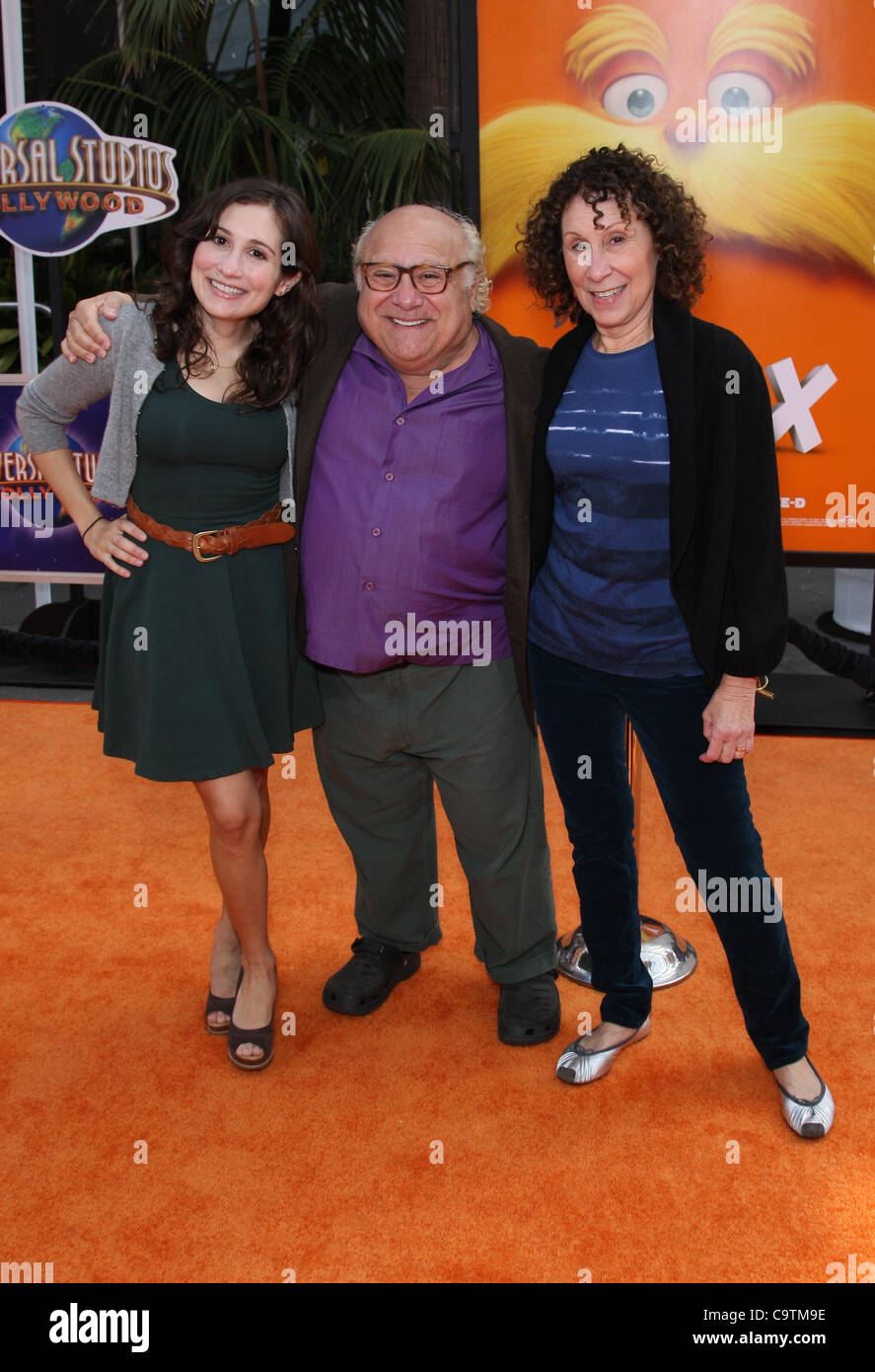 Lucy and danny devito hi-res stock photography and images - Alamy