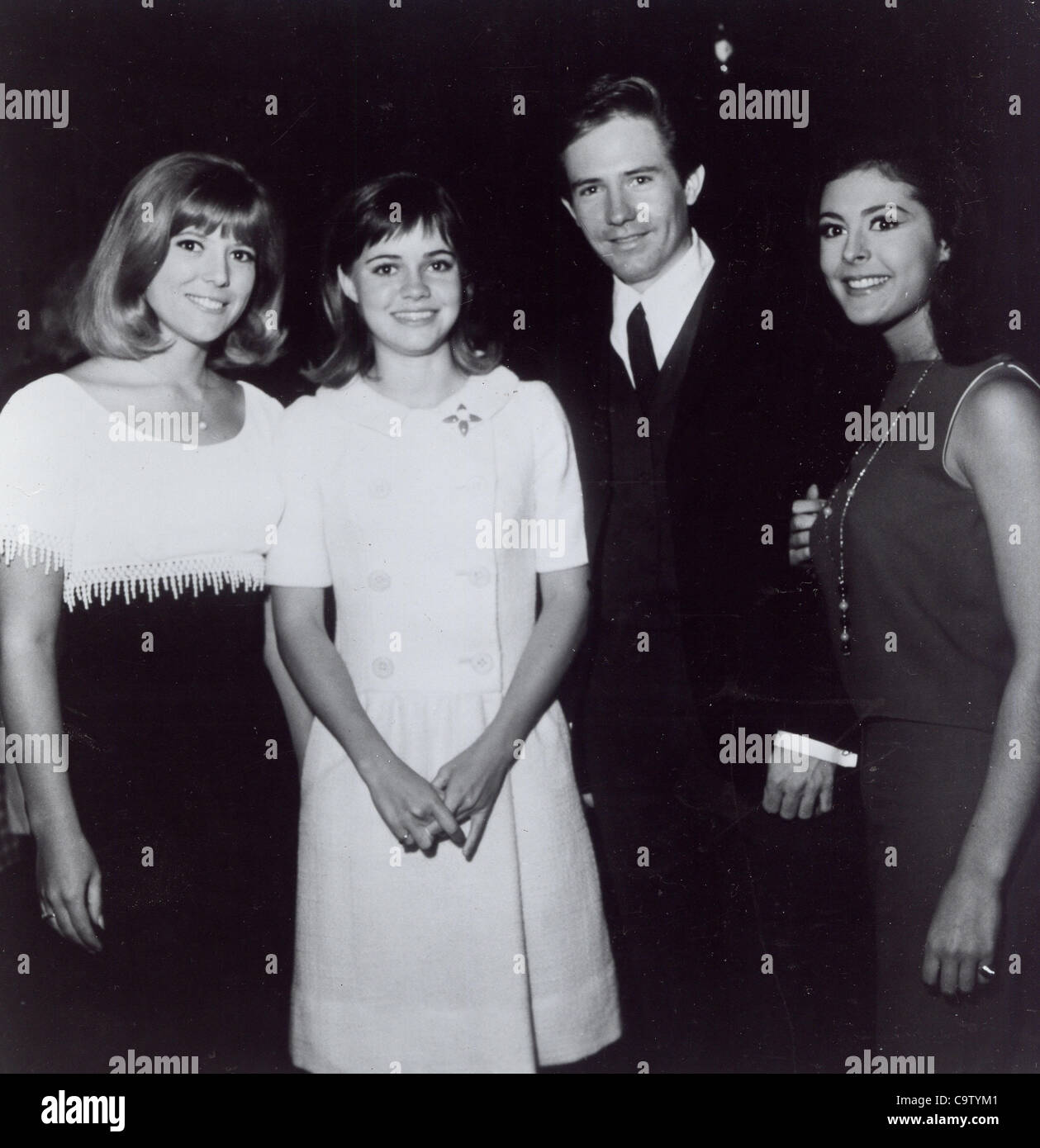 SALLY FIELD with Meredith Mac Rae Bobby Fuller Brenda Benet.Supplied by   Photos, inc.(Credit Image: Â© Supplied By Globe Photos, Inc/Globe Photos/ZUMAPRESS.com) Stock Photo