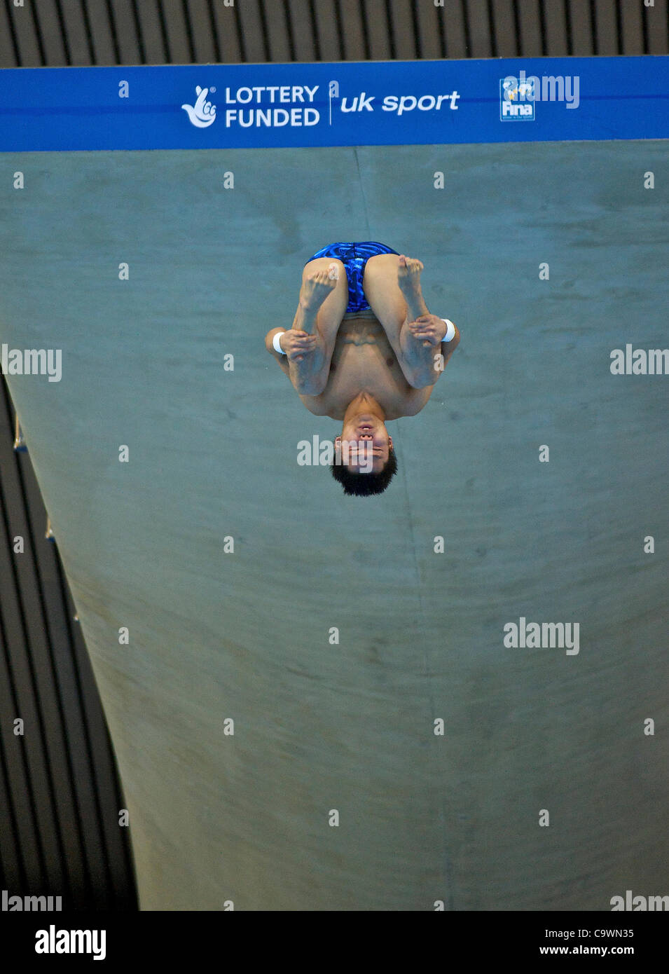 London, England, 12-02-25. QIU BO (CHN) competing in the men's 10m platform semi-finals at the 18th FINA Visa World Cup Diving, Olympic Aquatics Centre. Part of the London Prepares Olympic preparations. Stock Photo