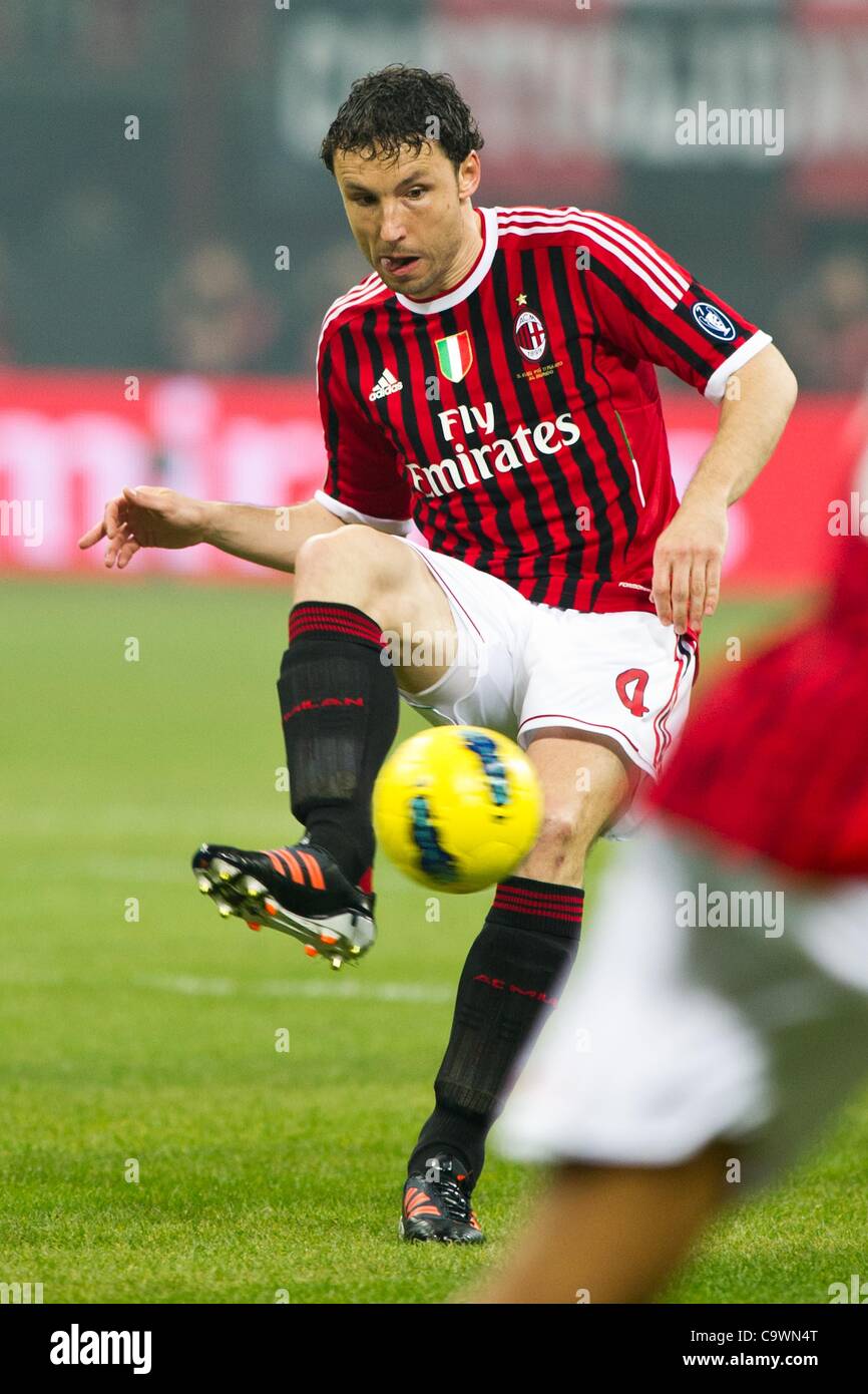 Reageer Betrokken Vlak Mark van Bommel (Milan), FEBRUARY 25, 2012 - Football / Soccer : Italian  "Serie A" match between AC Milan 1-1 Juventus at San Siro Meazza Stadium,  Milan, Italy, (Photo by Enrico Calderoni/AFLO SPORT) [0391] Stock Photo -  Alamy