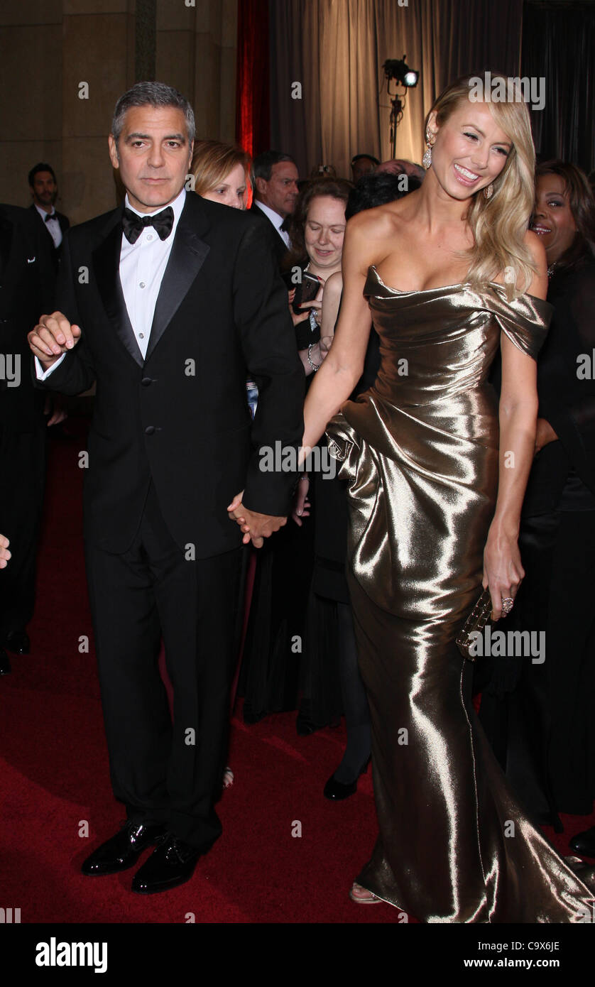 GEORGE CLOONEY & STACY KEIBLER THE 84TH ACADEMY AWARDS ARRIVALS LOS ANGELES CALIFORNIA USA 26 February 2012 Stock Photo