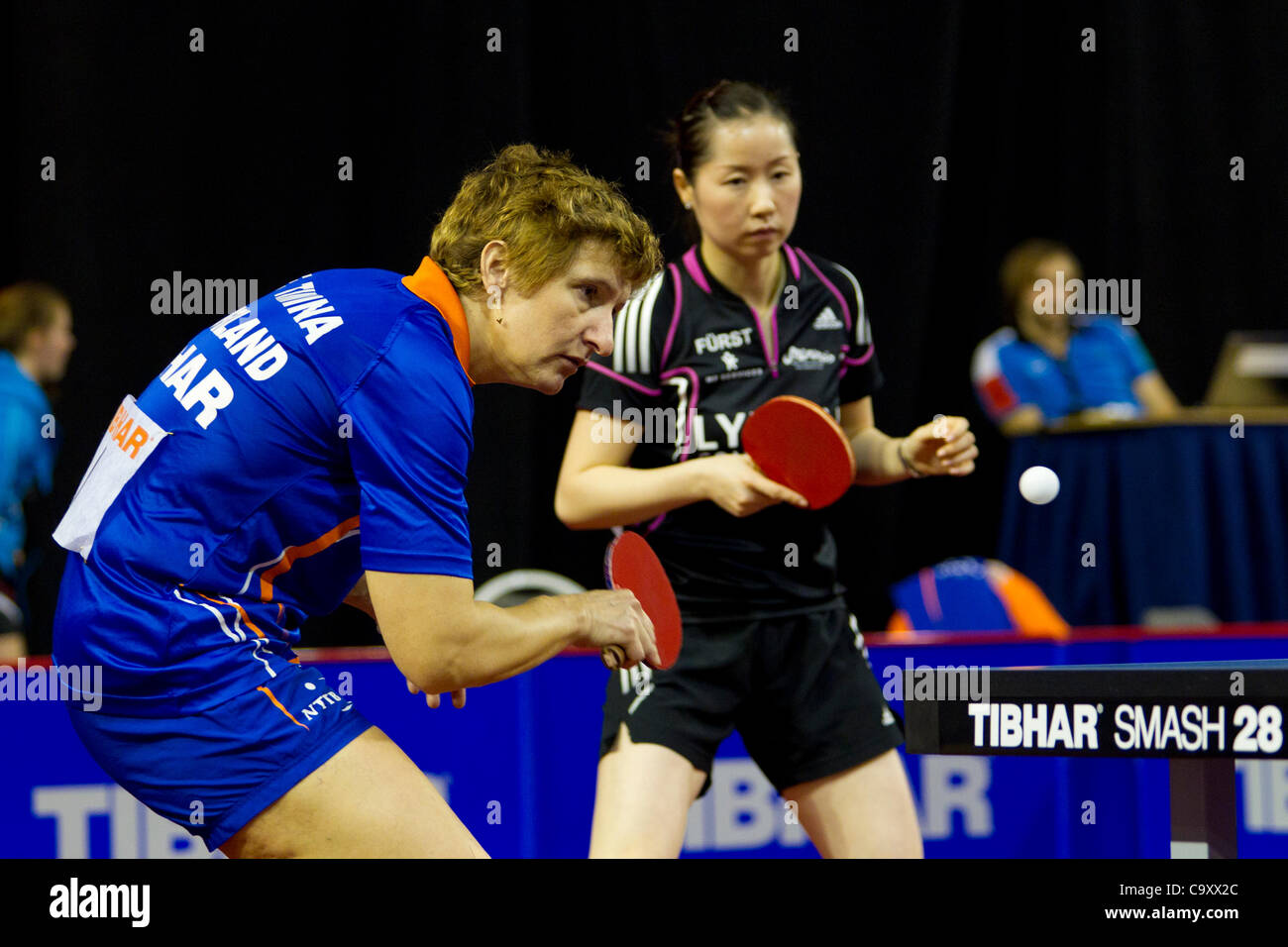 Table de ping pong hires stock photography and images Alamy