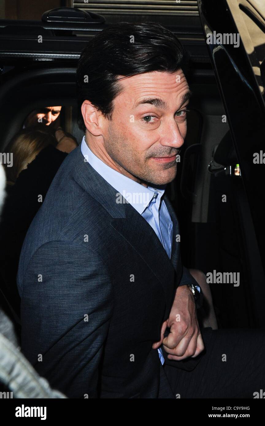 Jon hamm leaves today show hi-res stock photography and images - Alamy