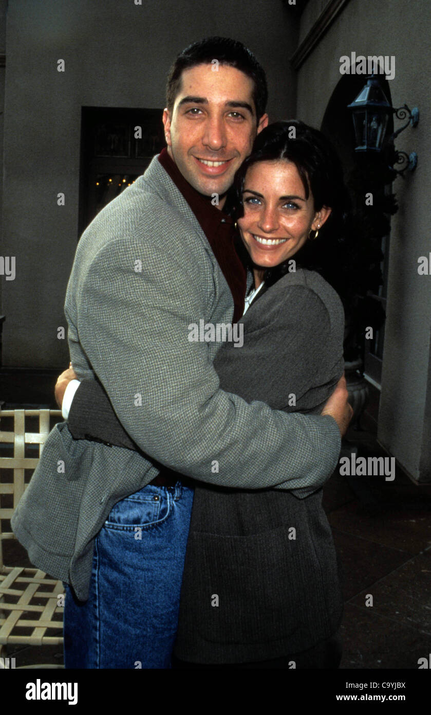 Jan. 1, 1995 Hollywood, California, U.S. K058LR.COURTNEY COX & DAVID SCHWIMMER.NBC Press
