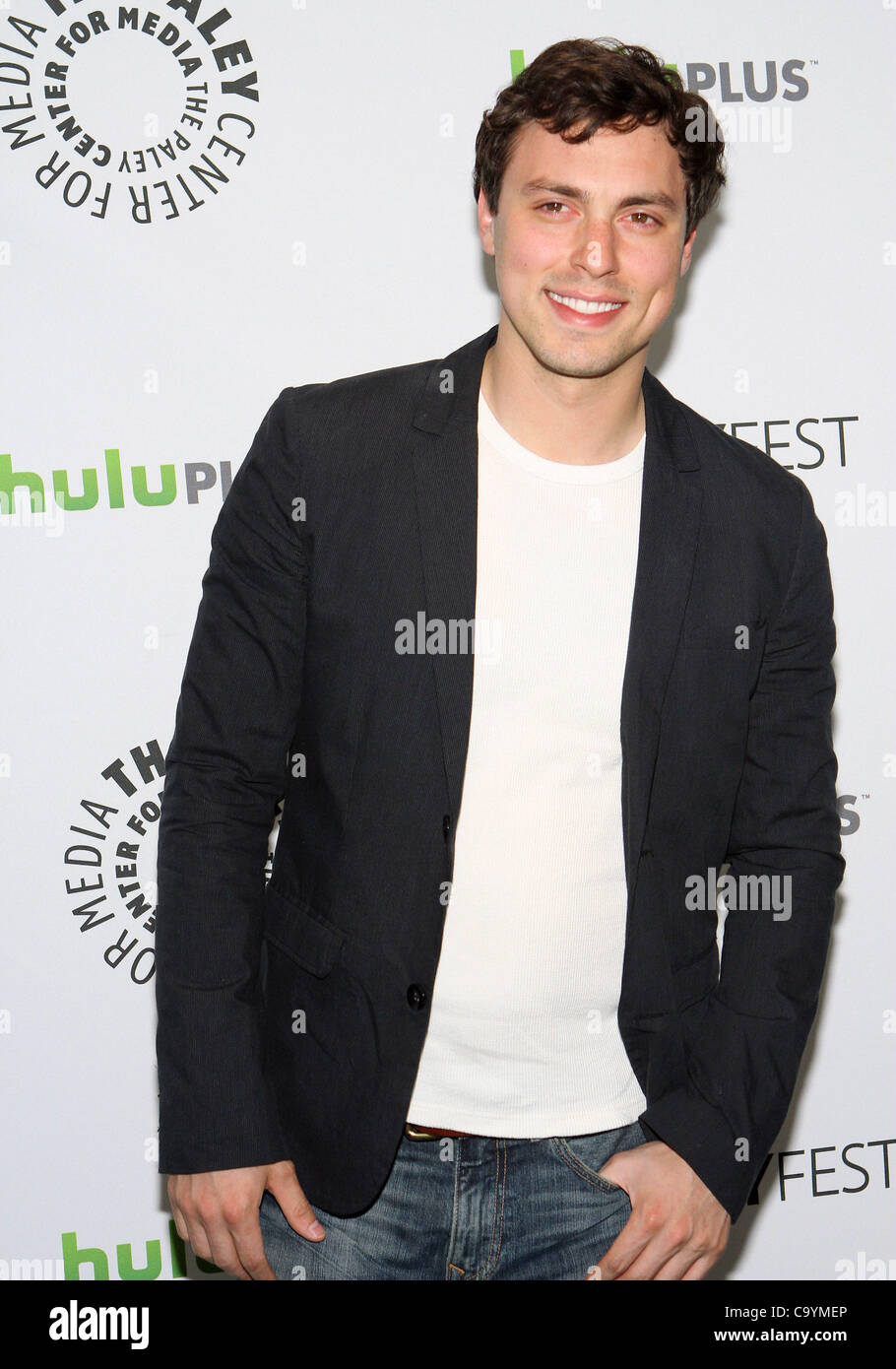 John francis daley bones hi-res stock photography and images - Alamy