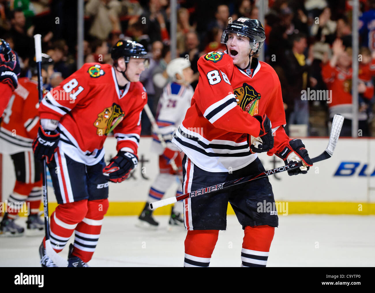 2,952 Patrick Kane Goal Stock Photos, High-Res Pictures, and