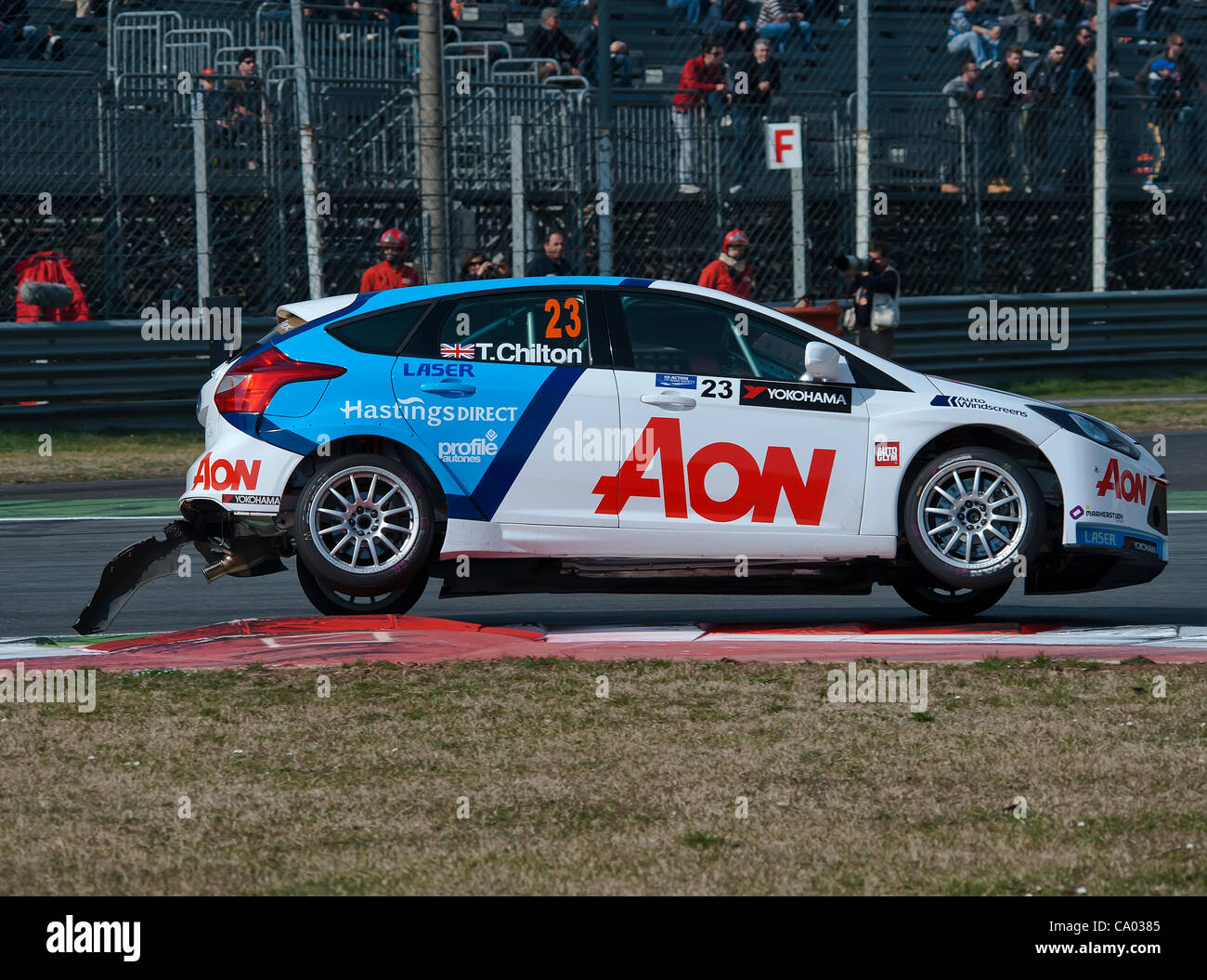 WTCC 2012 Race 1 Monza 11 th March 2012 Tom Chilton Ford Focus drives on two wheels Stock Photo