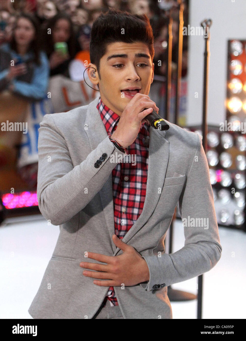 Zayn malik of one direction performs on hires stock photography and images Alamy