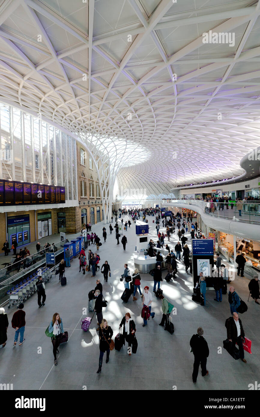 Concourse and interior of newly opened King's Cross Station London ...