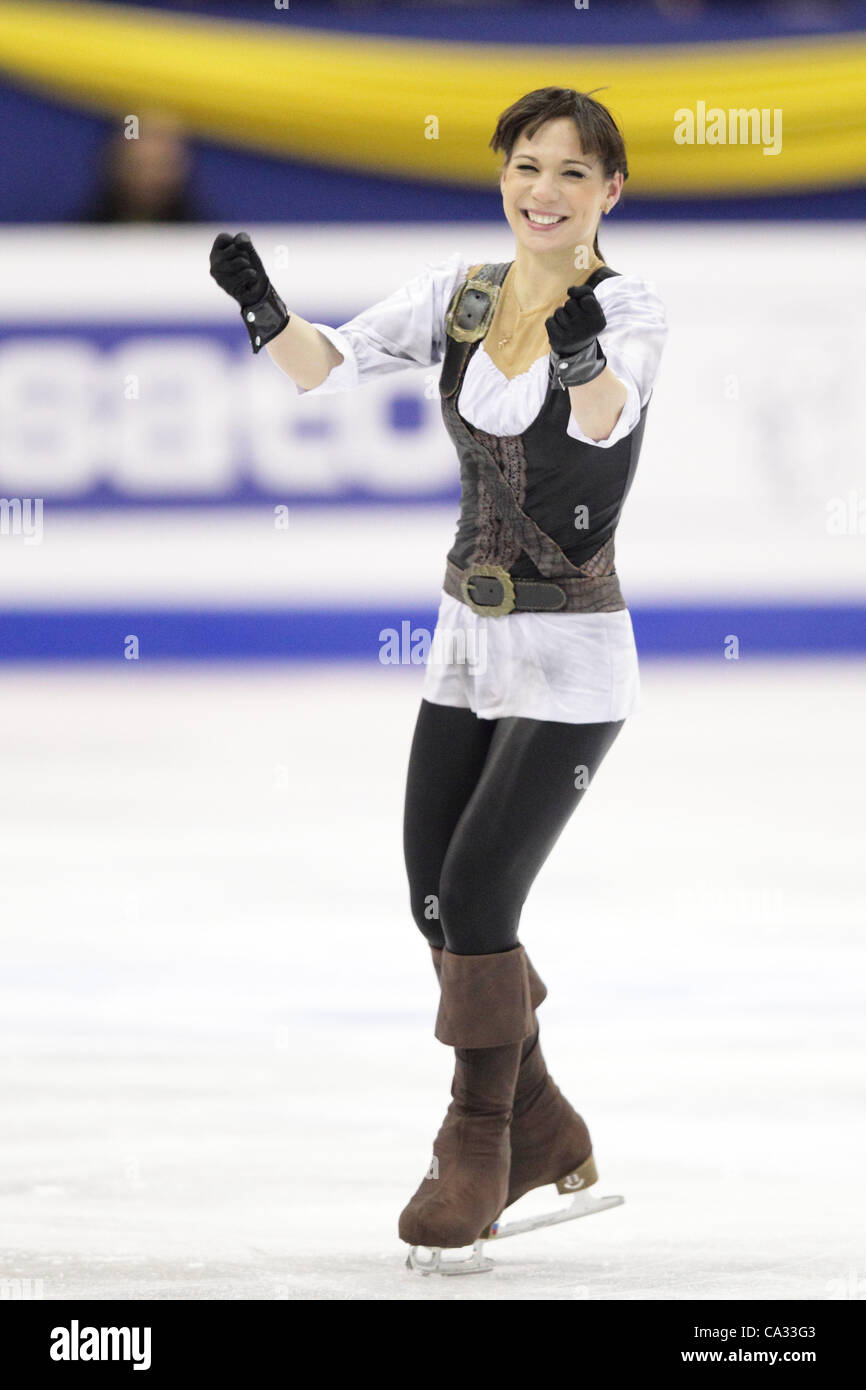 alena-leonova-rus-march-29-2012-figure-skating-alena-leonova-of-russia-CA33G3.jpg