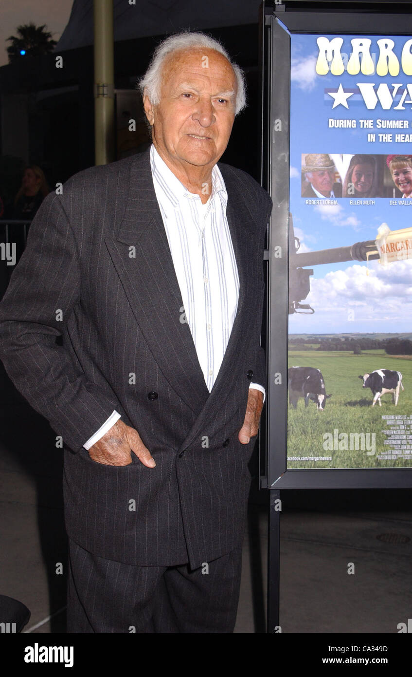 March 29, 2012 - Hollywood, California, U.S. - Robert Loggia attends