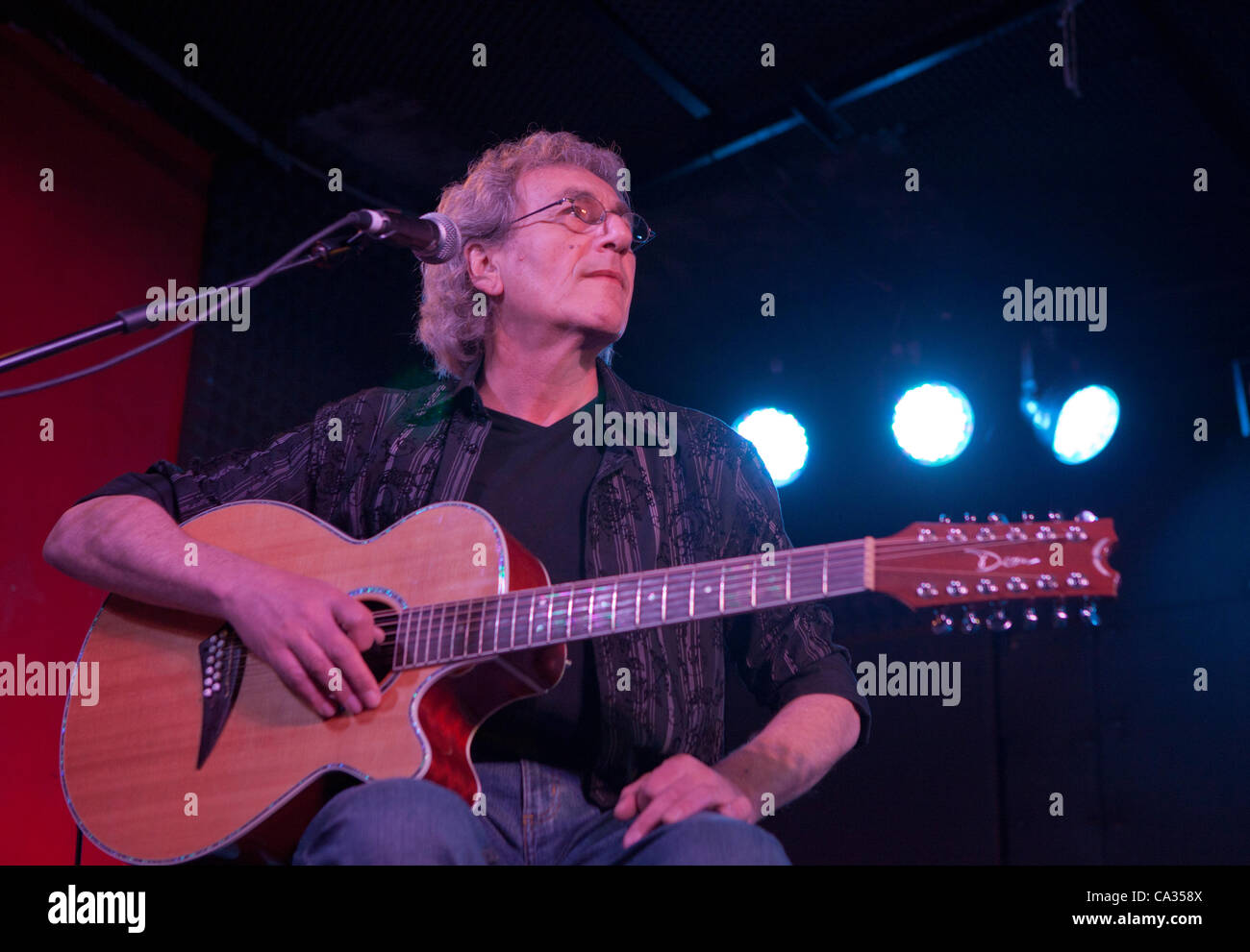 ROME, ITALY, THURSDAY, MARCH 29TH 2012. Seventies folk rock group Strawbs play an acustic gig in Rome. Their only concert in Rome since 1973. Pictured guitarist Chas Cronk. Stock Photo