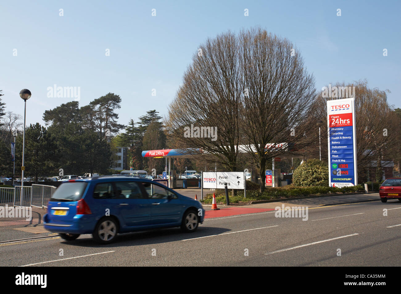 Branksome, Poole, Dorset UK Friday 30 March 2012. Tesco petrol station closed with no fuel signs following recent panic buying as people fear there may be a fuel tanker driver strike soon Stock Photo