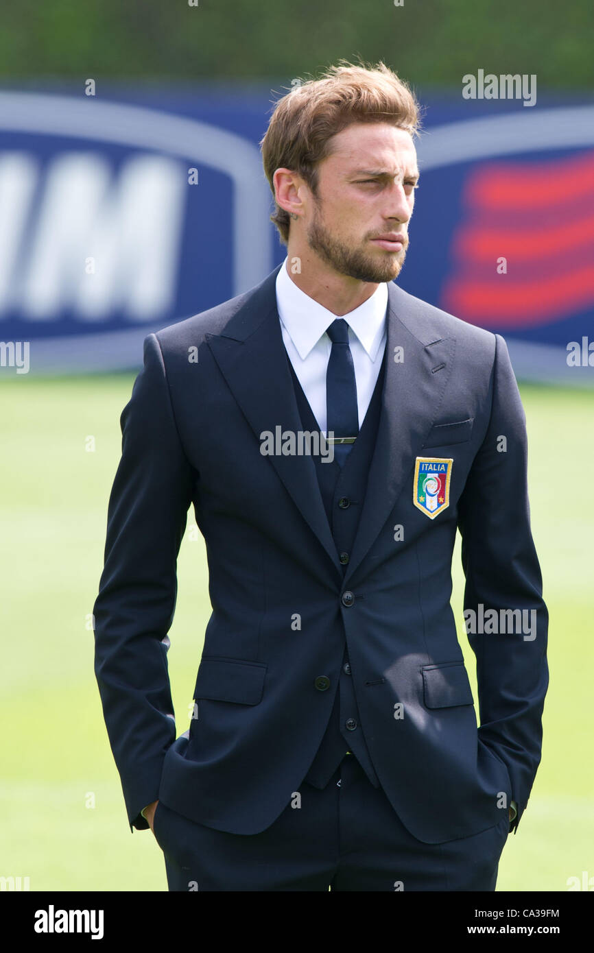 Claudio marchisio suit hi-res stock photography and images - Alamy