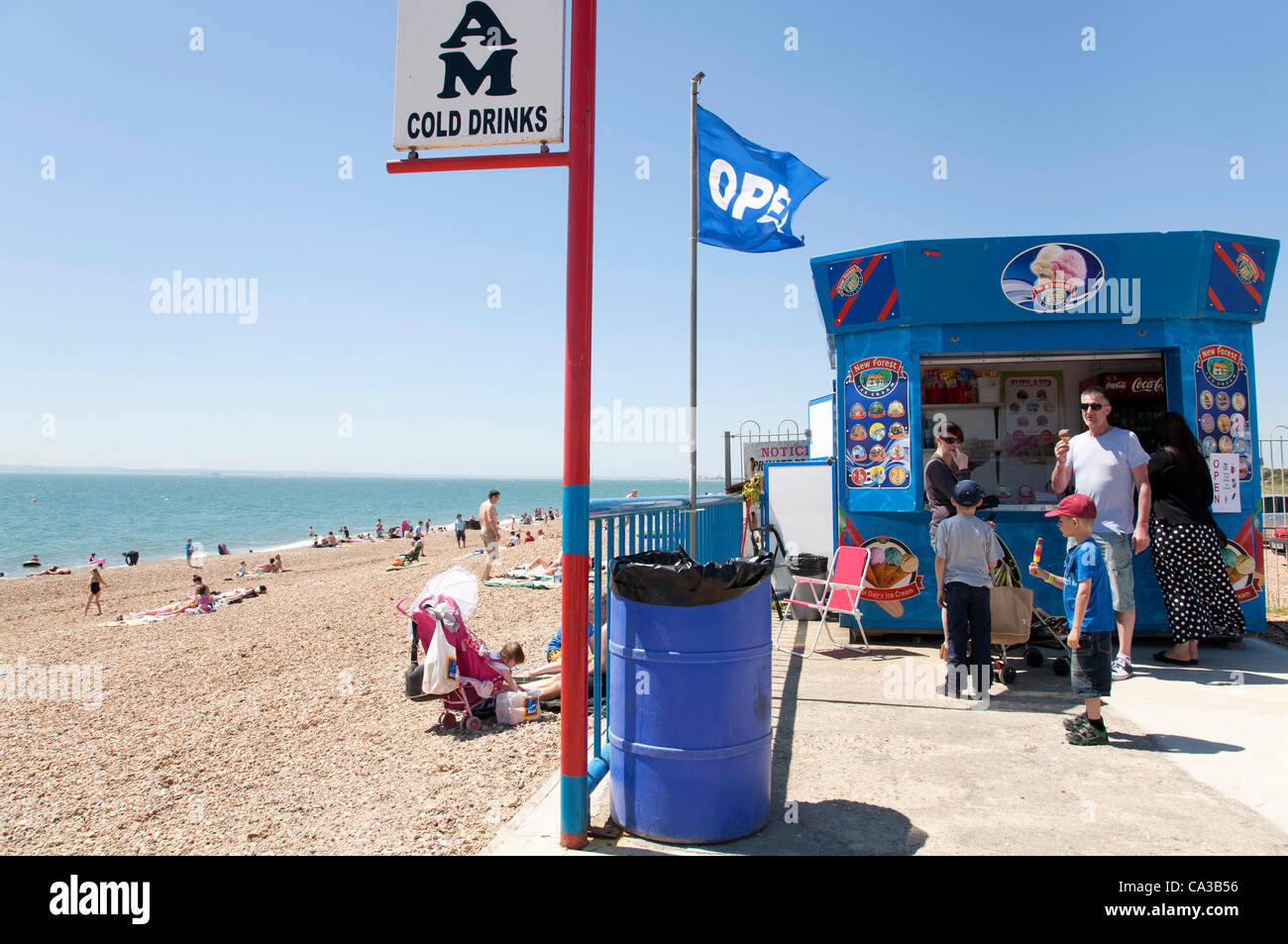 Hayling Island seaside beach ice cream seller Stock Photo Alamy