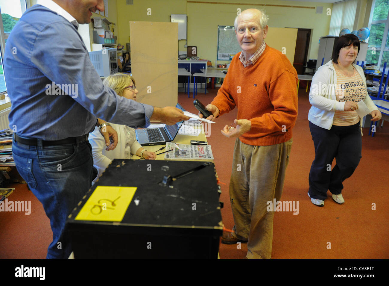 31st May, 2012. Voting gets underway in Ireland on the referendum on ...