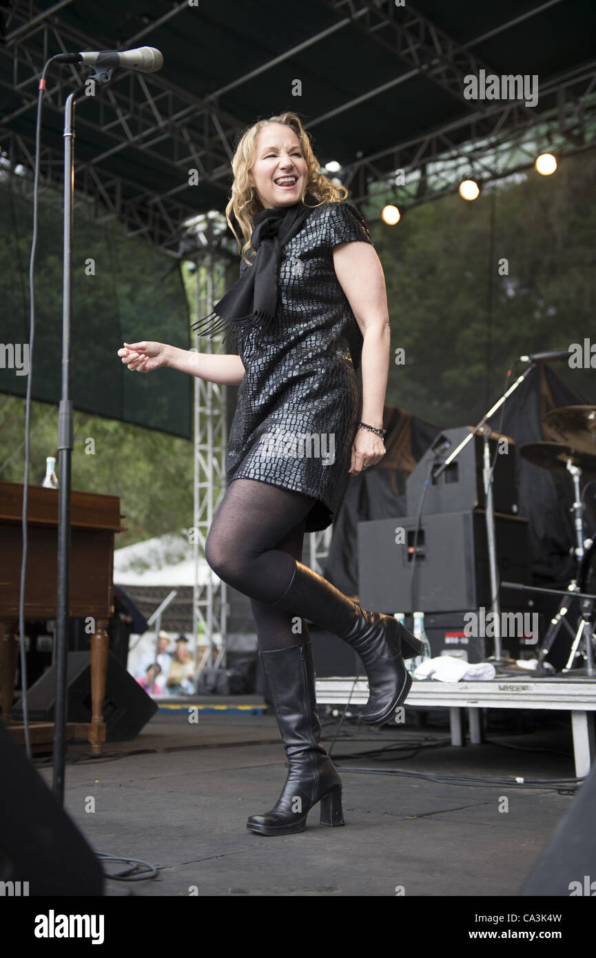 Joan Osborne Stock Photos & Joan Osborne Stock Images - Alamy