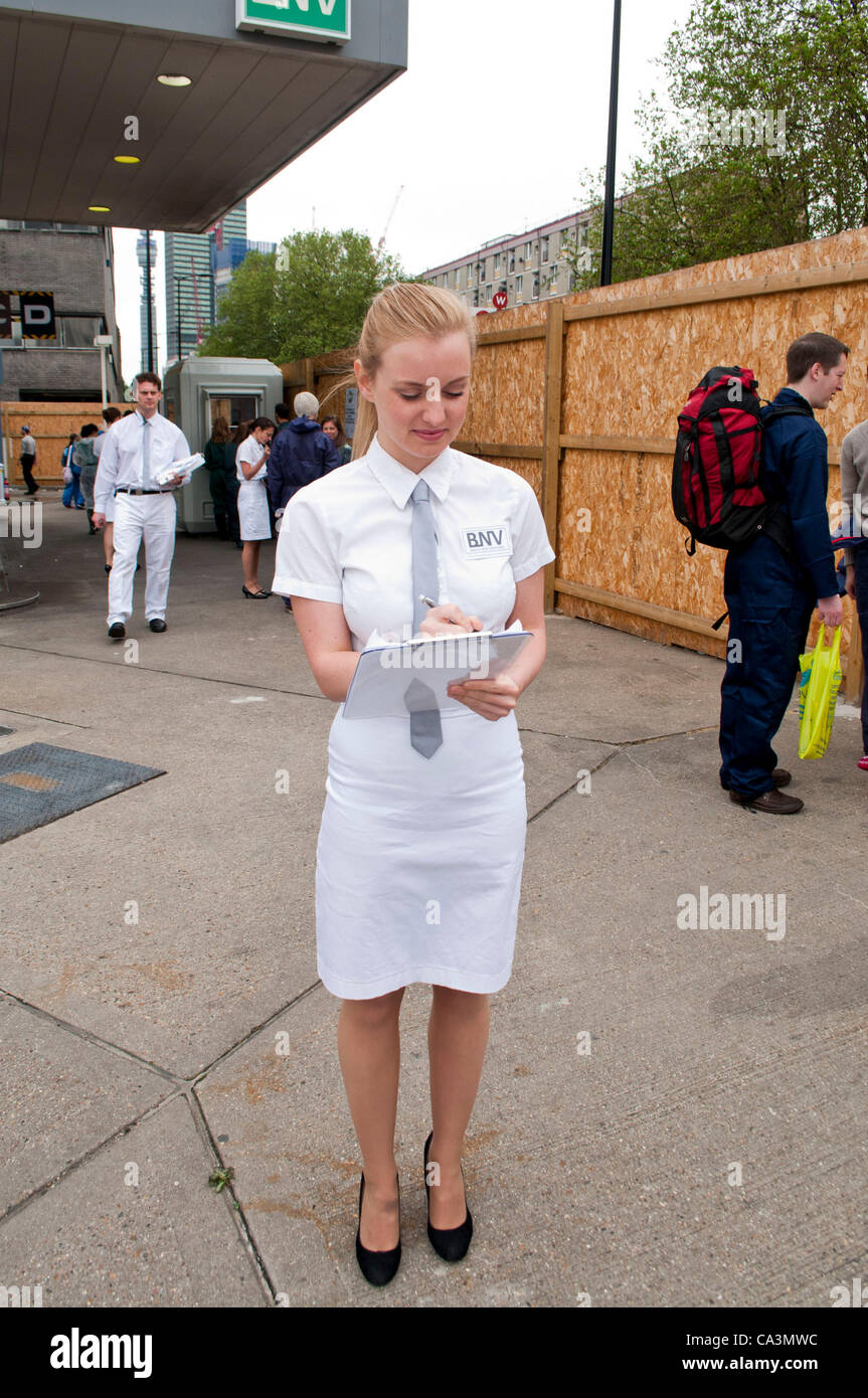 Welcoming committee hi-res stock photography and images - Alamy
