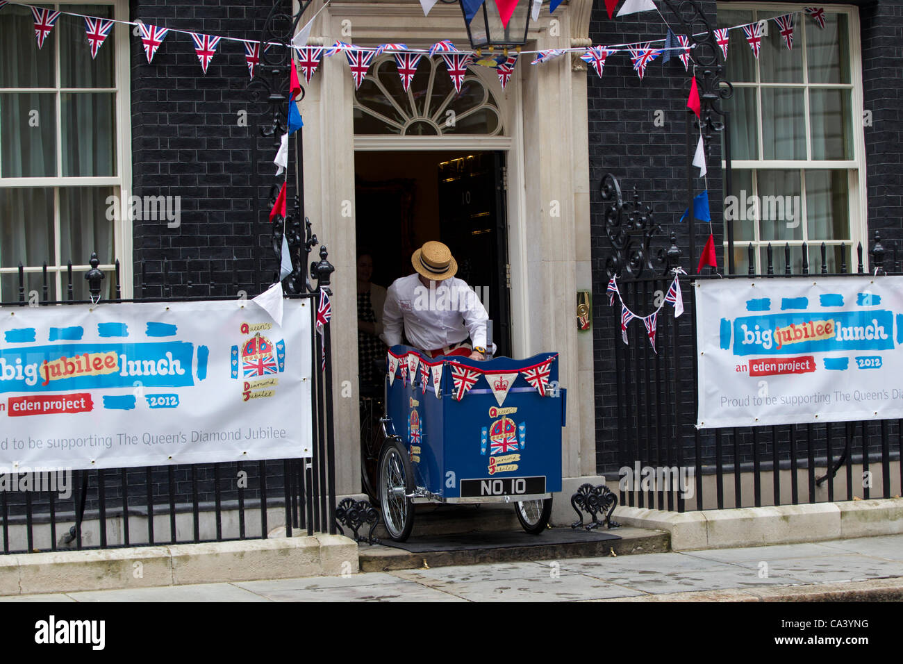 10 downing street party hires stock photography and images Alamy