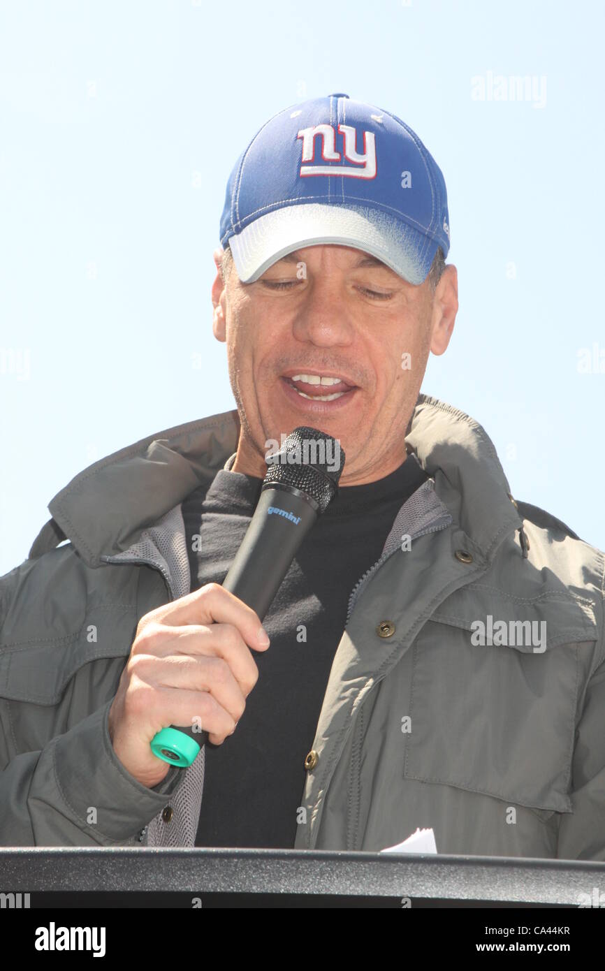 June 2, 2012 - New York, New York, U.S. - WKTU FM RADIO HOST GROUMBA JOHNNY SIALIAN FOURTH ANNUAL HOWARD BEACH WALK TO BENEFIT THE JUENILE DIABETES RESEARCH FOUNDATION AVE MARIA CATHOLIC ACADEMY SCHOOL YARD HOWARDBEACH QUEENS NY JUNE2 2012.FOURTH ANNUAL HOWARD BEACH WALK TO BENEFIT THE JUVENILE DIAB Stock Photo