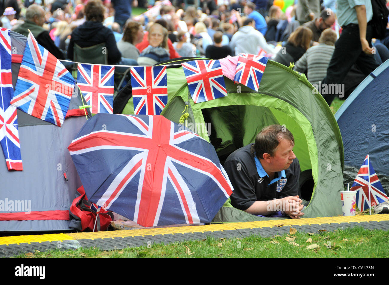 St James's Park, London, UK. 4th June 2012. A man waits in his tent as