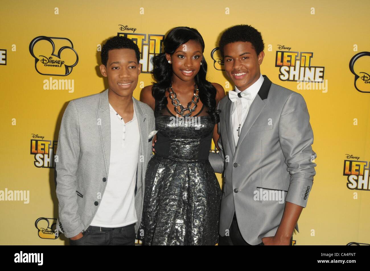 Tyler James Williams And Coco Jones Kiss