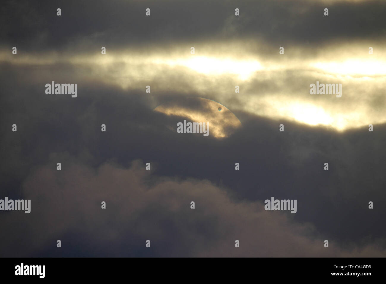 Last stages of the Transit of Venus seen through cloud on 6 June 2012 ...