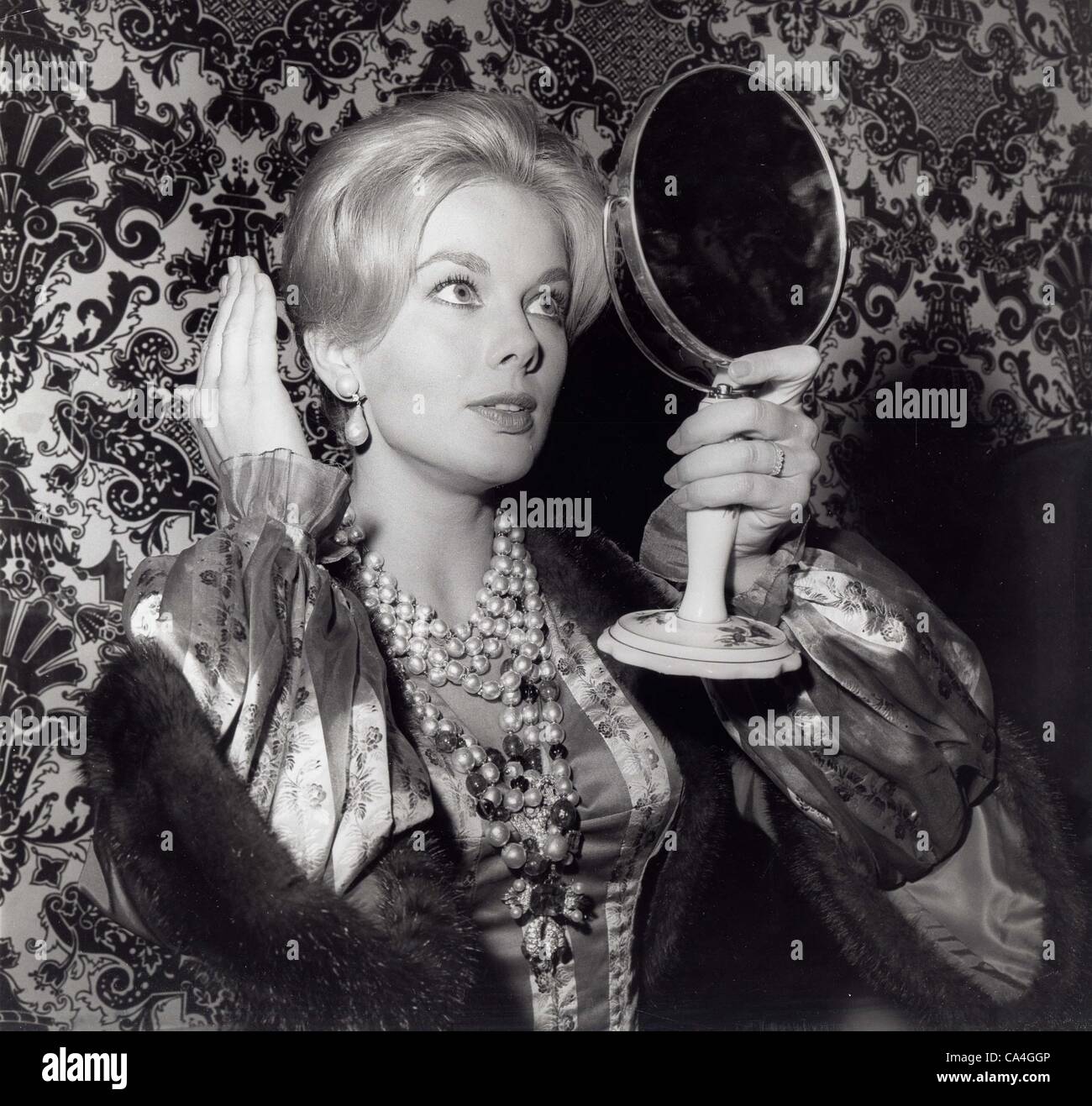 Leslie parrish High Resolution Stock Photography and Images - Alamy