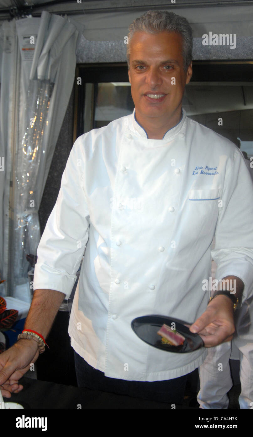Eric ripert hi-res stock photography and images - Alamy