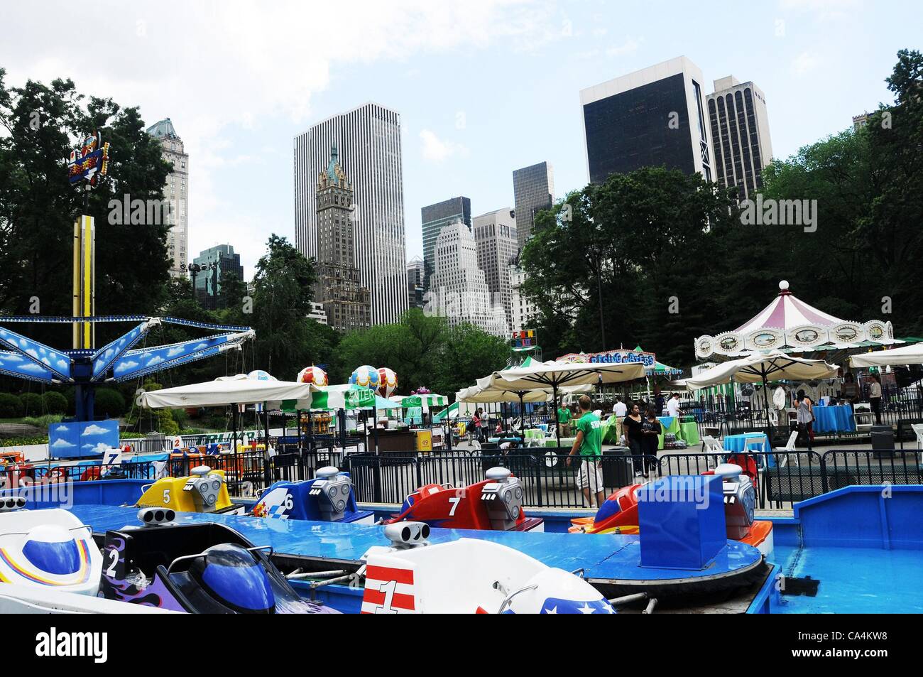 Usa Victorian Gardens Wollman Rink Central Park At Arrivals For