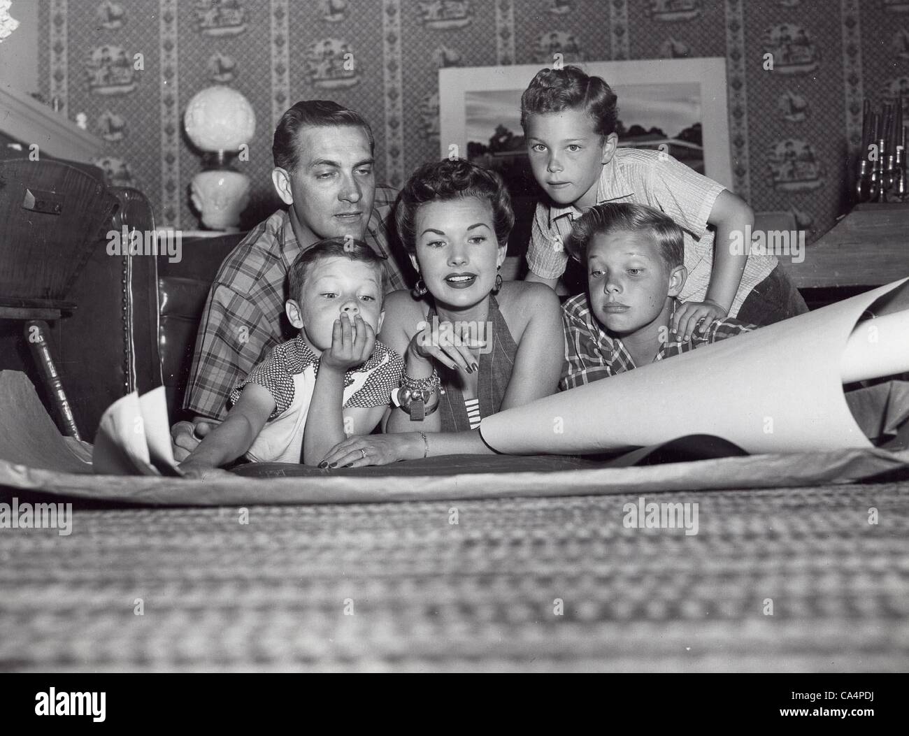 GALE STORM with husband Lee Bonnell , sons Phillip Bonnell , Peter Bonnell  , Paul Bonnell and daughter Susie Bonnell .AKA Josephine Owaissa   by Photos inc.(Credit Image: Â© Supplied By Globe