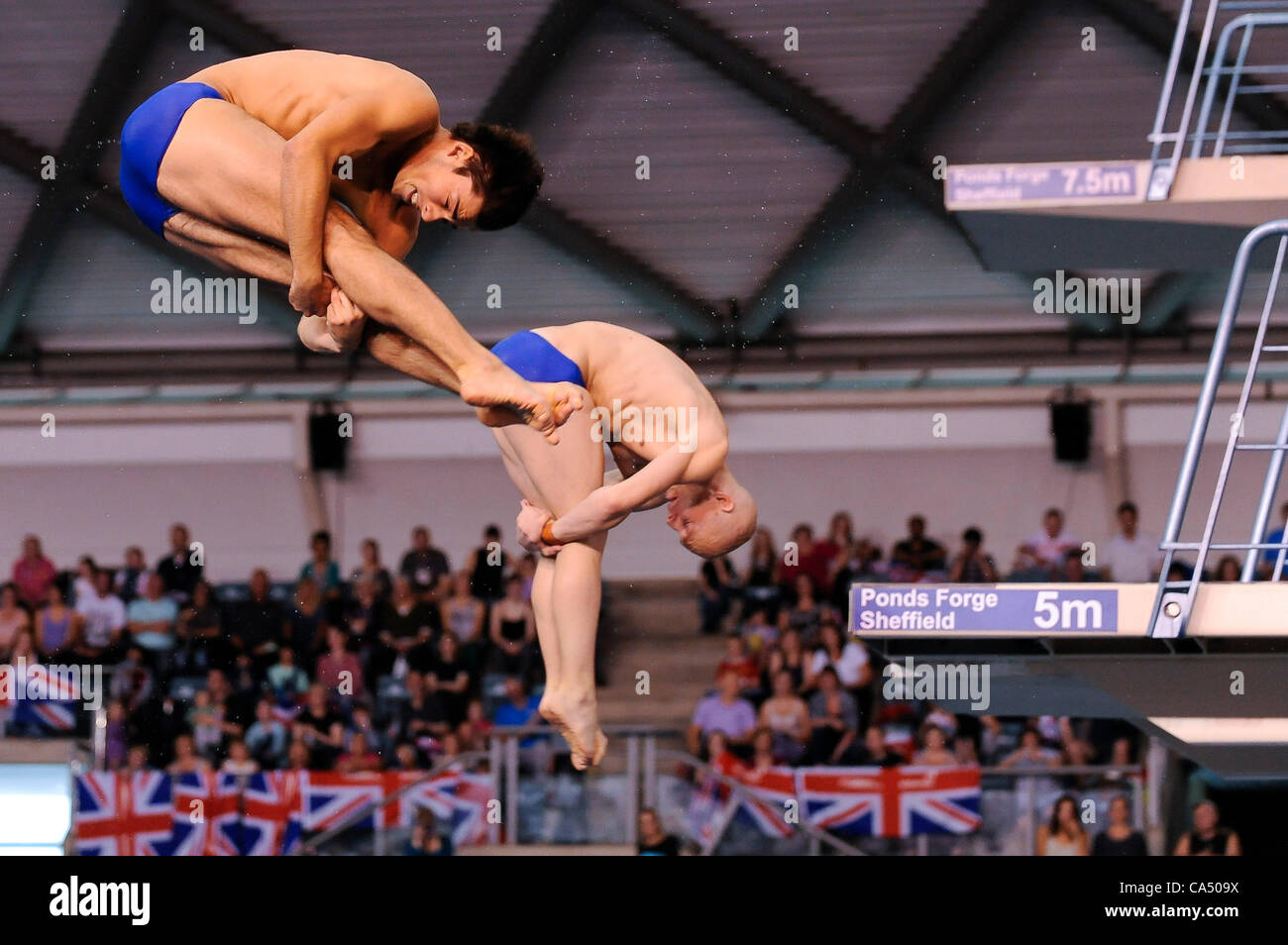 08.06.2012 Sheffield, England. Nicholas Robinson-Baker and Chris Mears (City of Sheffield DC and Southampton DA) compete in and win the Mens 3m Synchro Springboard Final on Day 1 of the 2012 British Gas Diving Championships (and Team GB Olympic Squad Selection Trials) at Ponds Forge International Sp Stock Photo