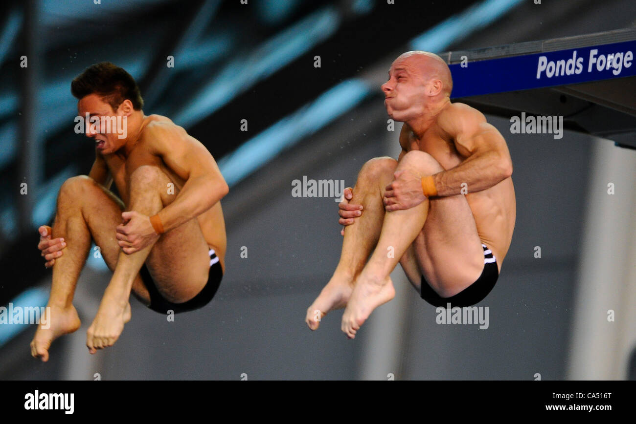 08.06.2012 Sheffield, England. Thomas Daley and Peter Waterfield (Plymouth Diving and Southampton DA) compete in the Mens 10m Synchro Platform Final going on to take victory and the Gold Medal on Day 1 of the 2012 British Gas Diving Championships (and Team GB Olympic Squad Selection Trials) at Ponds Stock Photo