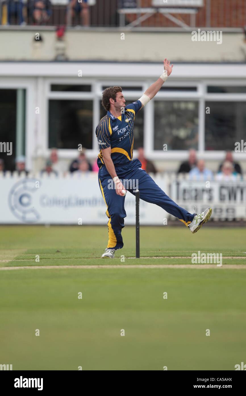 10.06.2012 Colwyn Bay Wales. Liam Plunkett in action during the Clydesdale Bank 40 match between the Welsh Dragons and Durham Dynamos from Colwyn Bay. Stock Photo