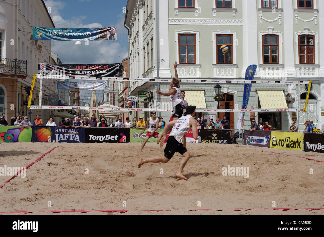 Tartu, Estonia. 10 June, 2012. Beach Ball Premium 7 Grand Prix Cup in Tartu Town Hall Square, Estonia. Winners Rivo Vesik and Kristo Kollo against Aleksei Povjakel and Maksim Petrov. Stock Photo