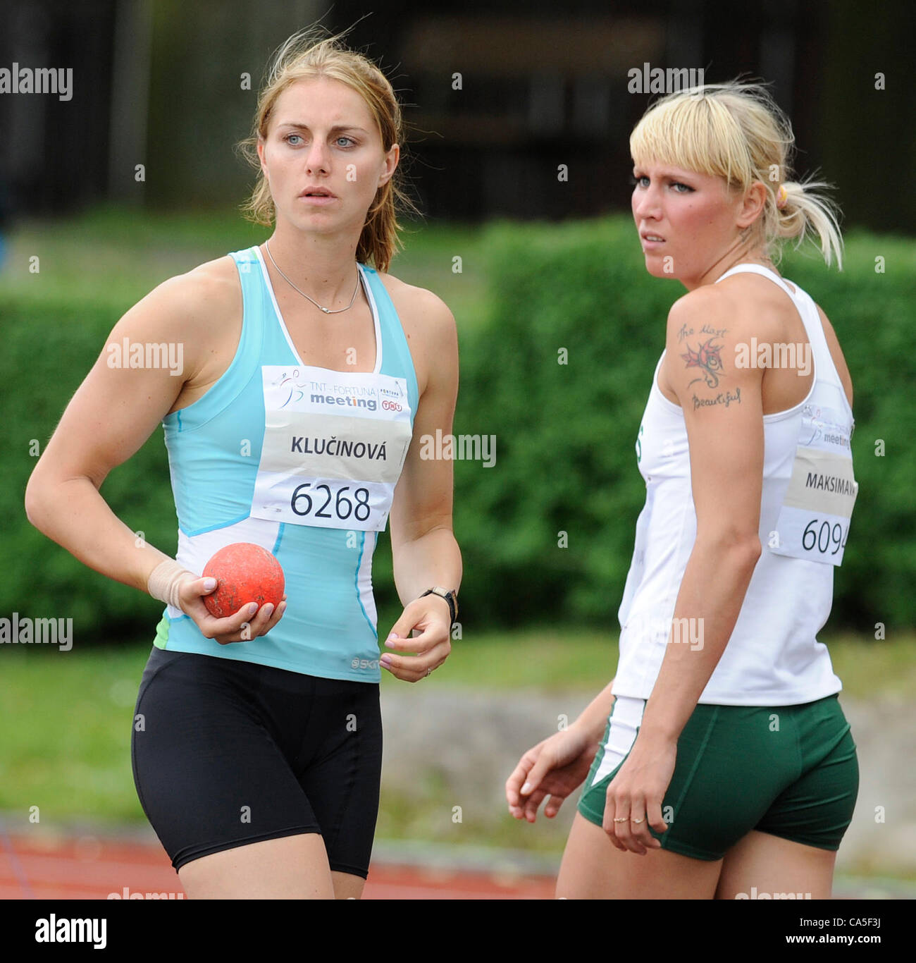 Eliska Klucinova (CZE, left) and Jana Maximova (BLR), IAAF World Challenge,  Kladno, Czech Republic on June 9, 2012. (CTK Photo/Stanislav Zbynek Stock  Photo - Alamy