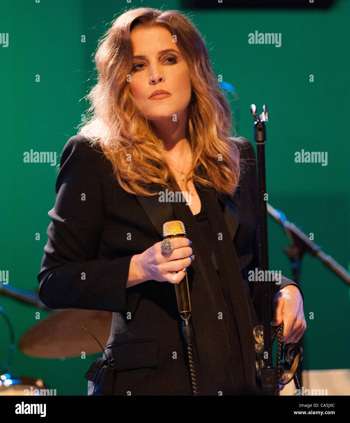 入手困難】LISA MARIE PRESLEY \nSTORM \u0026 GRACE | www.rayblaze.com