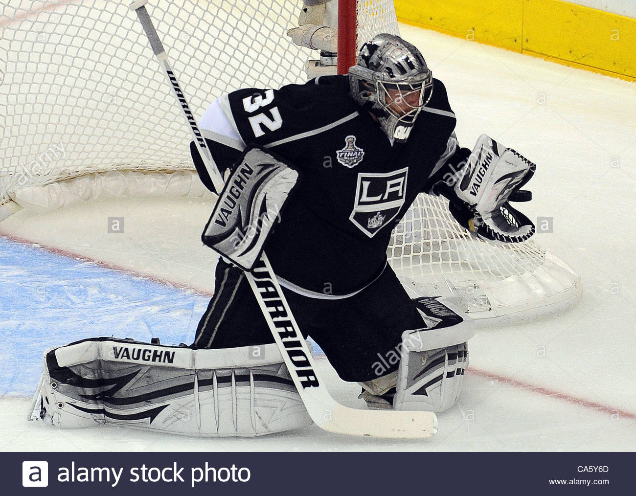 la kings goalie cut jersey