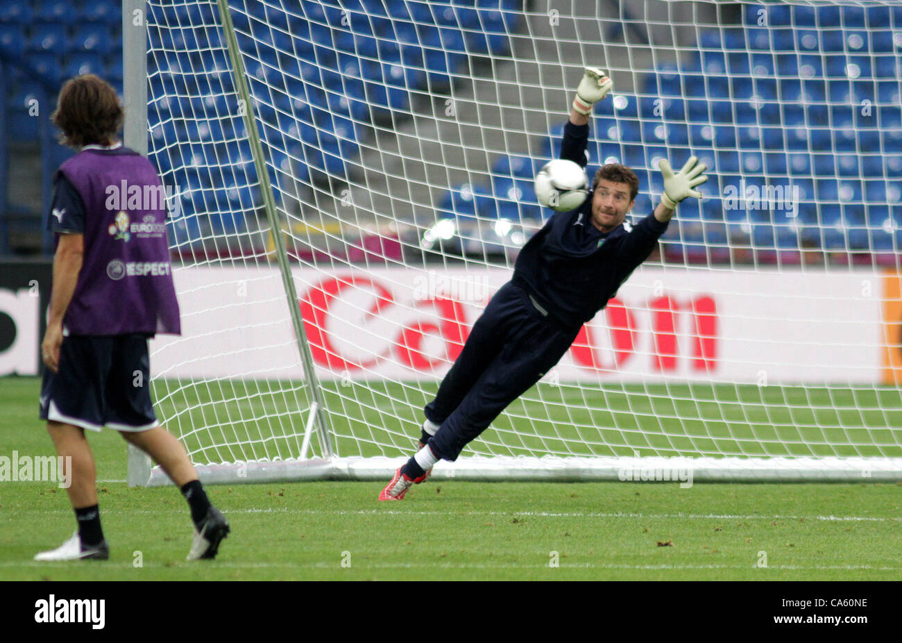 13.06.2012, POZNAN Poland.  EURO 2012, FOOTBALL EUROPEAN CHAMPIONSHIP, ITALY NATIONAL TEAM TRAINING SESSION  MORGAN DE SANCTIS (ITA) Stock Photo