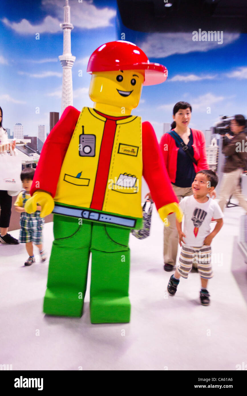 Big lego man 2025