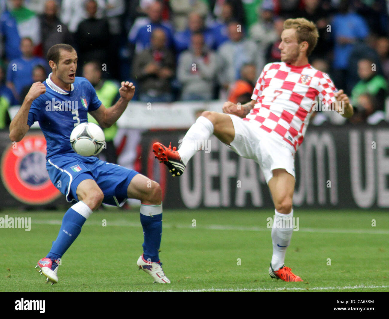 14.06.2012. Poznan, Poland.  EURO 2012, FOOTBALL EUROPEAN CHAMPIONSHIP, Italy versus Croatia.  IVAN RAKITIC (CRO), GIORGIO CHIELLINI (ITA)   The game ended in a 1-1- draw. Stock Photo