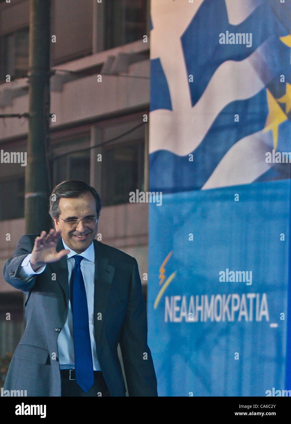 June 15, 2012 - Athens, Greece - New Democracy party leader, Antonis Samaras, waves to his supporters at the end of his speech in front of the Greek parliament in central Athens on June 15, 2012. As Greece heads for a momentous electoral battle that could decide whether it stays in the eurozone, par Stock Photo