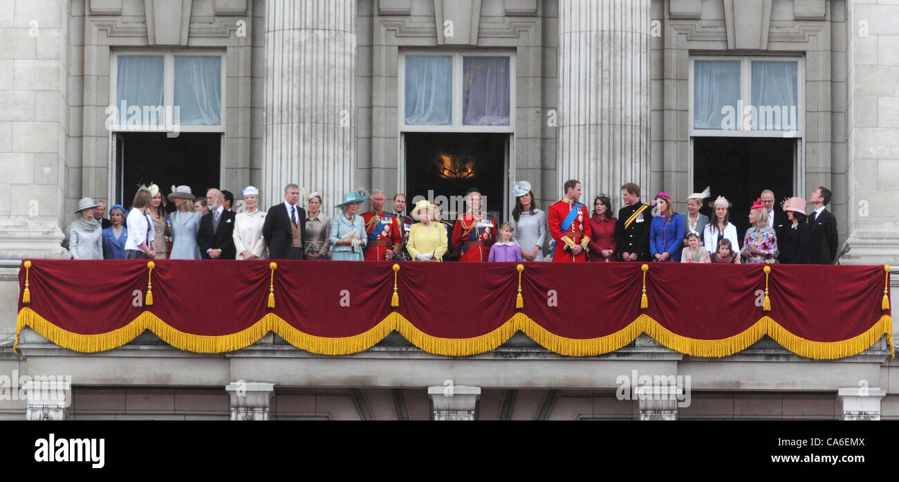 Royal Family on the Balcony at Buckingham Palace for Trooping of the Colour 2012 Stock Photo